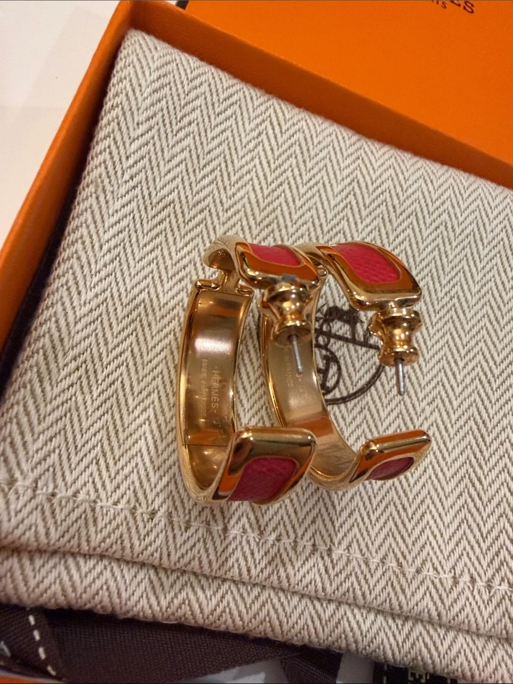 Hermes distinctive shaped